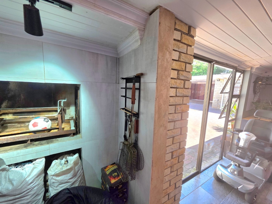 5 Bedroom Property for Sale in Morelig Free State